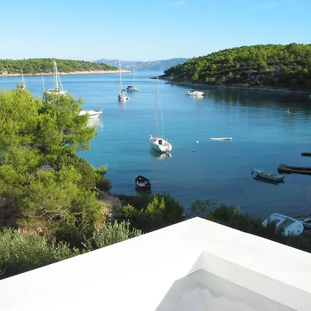 Apartamento Robinson Luce Milna (Brac)