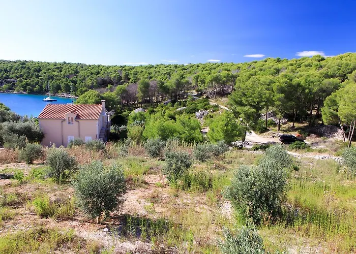 Robinson Luce Apartment