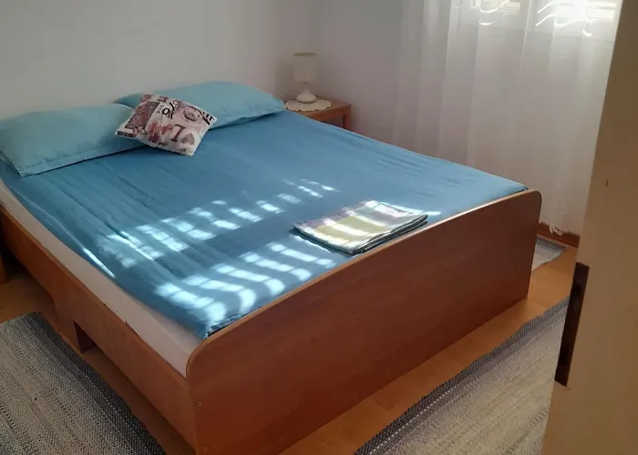 Robinson Luce Apartman Milna
