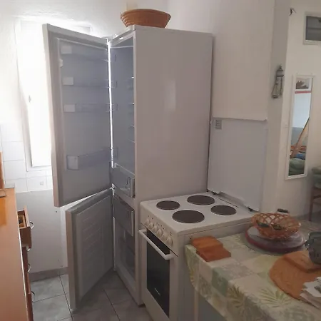 Apartamento Robinson Luce Milna (Brac)